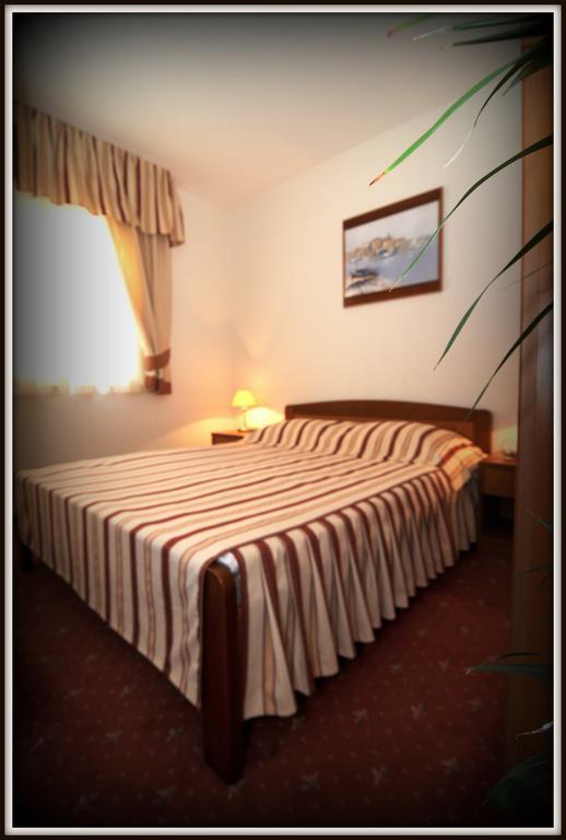Classic Double Room,123177082:JPEG